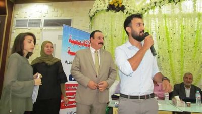 صور..  الأكاديمية الأوروبية تكرم حسني شتا كـ أحسن ممثل