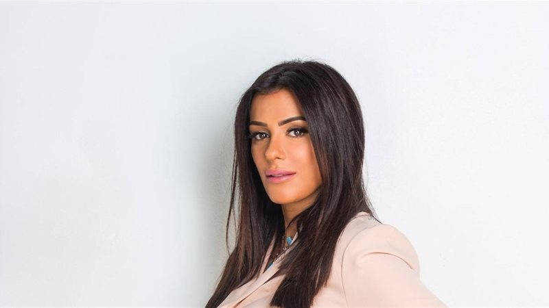 الفنانة انجى المقدم