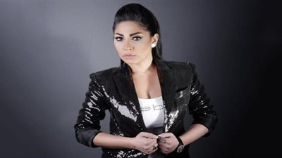 نيفان صابر تروج لمسلسل الأب الروحي على طريقتها الخاصة 