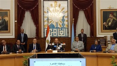 صور.. محافظ القاهرة يُكرم أوائل الشهادات العامة