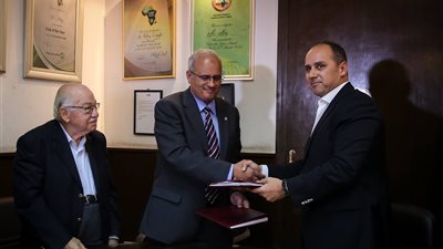 صور| الأهلي: توقيع عقد الرعاية 