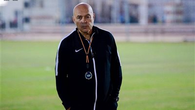 جروس يعقد جلسة خاصة مع نجم الزمالك 