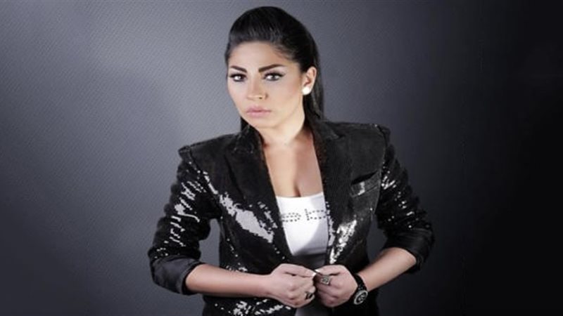 الفنانة نيفان صابر