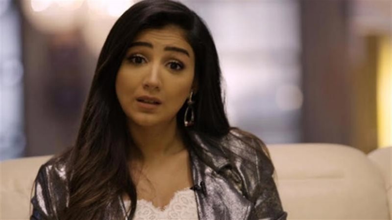 الفنانة مي عمر 
