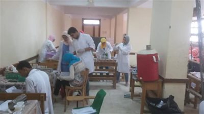 الكشف على 730 مريض في اليوم الرابع لقافلة عين شمس الطبية ببني سويف 