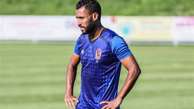 قائد الأهلي يتدرب في 