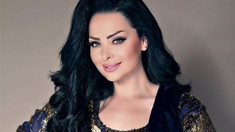 الفنانة ديانا كرزون