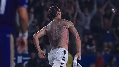 إبراهيموفيتش نجم الأسبوع في الدوري الأمريكي