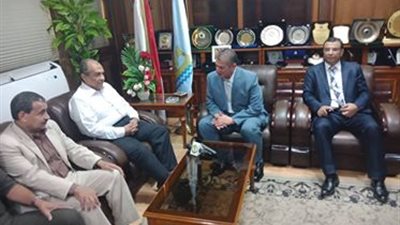 فيديو.. محافظ كفر الشيخ يستقبل وزير الزراعة لبحث عددا من الملفات