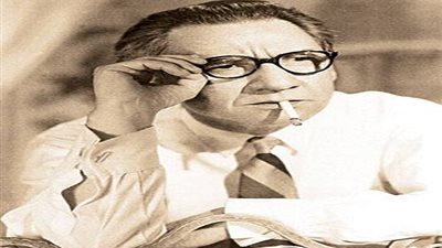 انفوجراف.. محمد كريم من تقليد الممثلين إلي أشهر مخرج في السينما المصرية 