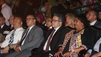  صور.. بحضور ٥٠٠٠ متفرج وزيرا الثقافة والأثار يفتتحان الدورة ٢٧ لمهرجان القلعة الدولي للموسيقى والغناء