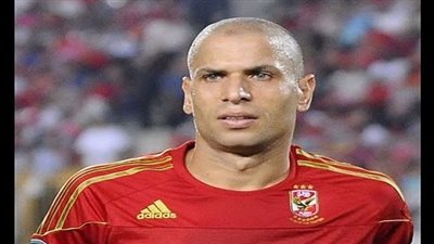 الاهلي يحتفل بعيد ميلاد وائل جمعة
