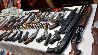 56 قطعة سلاح ناري في قبضة أجهزة البحث الجنائي بوزارة الداخلية