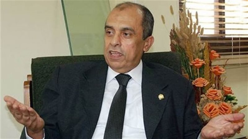 وزير الزراعة عز