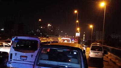 صور.. حادث تصادم يتسبب في شلل مروري أعلى محور صفط اللبن