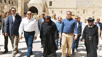 البداية من الدير الأبيض.. التفاصيل الكاملة لـ زيارة وزير الآثار لمحافظة سوهاج