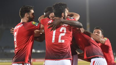 لاعب الأهلي يكشف حقيقة غيابه عن المران والسفر للساحل الشمالي