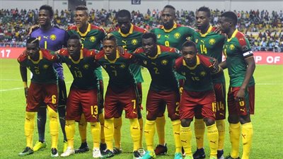 الأسطورة الهولندية تقترب من تدريب منتخب الكاميرون