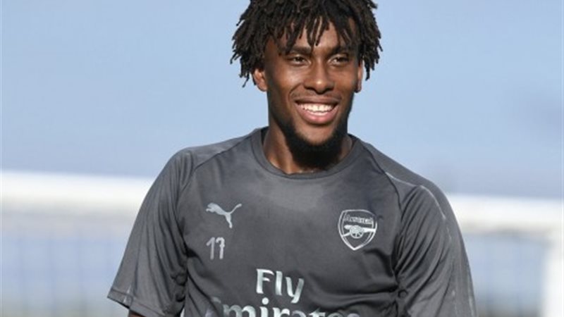إووبي لاعب الارسنال