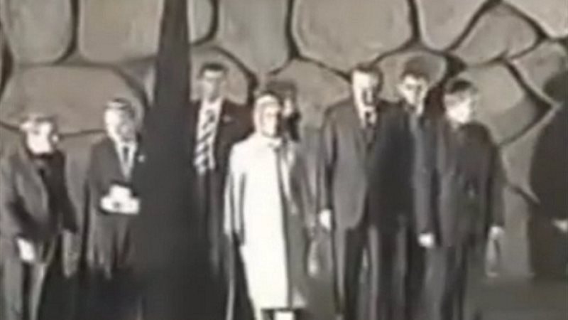 أردوغان في مقبرة