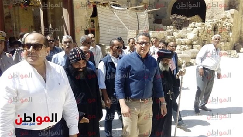 وزير الآثار أثناء