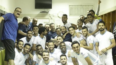 لاعبو الإسماعيلي تحتفل بعيد ميلاد أبوجريشة