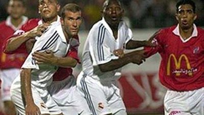 فوز الأهلي على الريال .. تعرف أين تشكيل الأحمر في مباراة القرن الآن؟