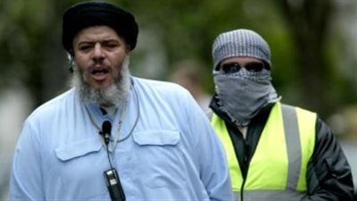 بماذا نصح الإرهابي أبو حمزة المصري ترامب من وراء القضبان ؟