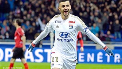 رشيد غزال يقترب من خلافة نجم مانشستر سيتي