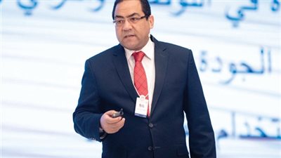 رئيس التنظيم والإدارة يوضح حقيقة تخفيض الرواتب مقابل زيادة أيام الإجازة
