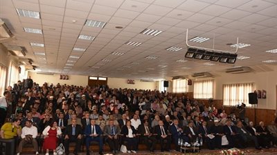صور.. عرض فيلم حكاية وطن خلال إحتفالية تكريم أوائل شهادات الثانوية بـ الشرقية