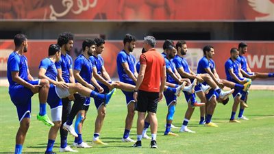 اصابة  مدافع الأهلي في ودية الشباب