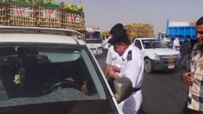 ضبط 22 سيارة بـ حمولات زائدة في الوادي الجديد