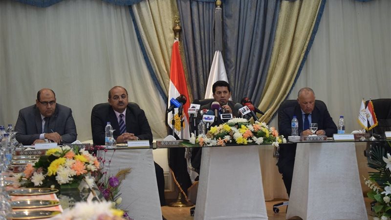 اجتماع وزير الشباب