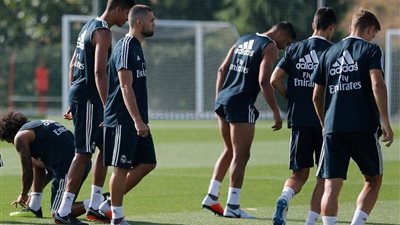 صور.. تدريبات دوليين ريال مدريد مع الفريق الرديف