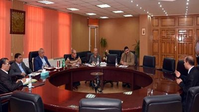 محافظ الشرقية يترأس لجنة لإختبار المتقدمين للعمل بمصلحة الجمارك بـ القاهرة