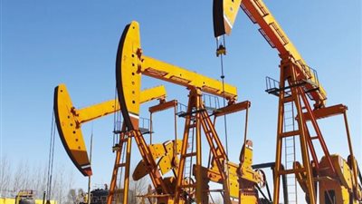 العقوبات الأمريكية على إيران ترفع أسعار النفط العالمي