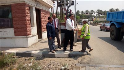 رئيس هيئة السكة الحديد فى جولة مرور وتفتيش مفاجئ على خط القاهرة اسوان فى نطاق المنطقه المركزيه للتاكد من اجراءات السلامة