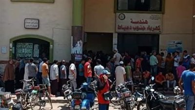 صور.. مشاكل أرصدة عدادات الكهرباء تشعل غضب الدمايطة 