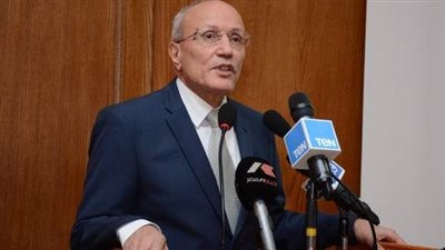 محمد العصار يرافق وزير الدفاع النيجيري في جولة بمصنع إنتاج وإصلاح المدرعات