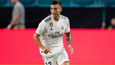 جولين لوبيتيجي يصعد لاعب من الرديف