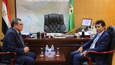 أشرف صبحي يتفقد تطوير المدينة الرياضية والإستاد الرياضي بالفيوم