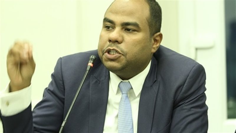 محمود عنبر رئيس قسم