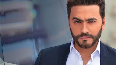 ثالث أيام العيد.. تامر حسني يحيي أولى حفلاته بـ نادى الشمس