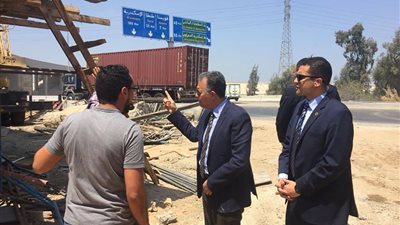 وزير النقل يتفقد محاور ربط الطريق الإقليمي مع 
