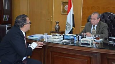 محافظ دمياط يبحث فتح 4 فصول جديدة للتمريض