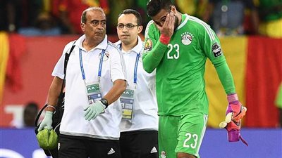 صورة لا تنسي.. بكاء أحمد الشناوي بعد خروجه مصابا في أمم أفريقيا
