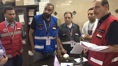 رئيس بعثة الحج الطبية يجري جولة مفاجئة على 5 عيادات بمكة فجرا