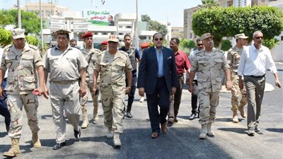 صور.. محافظ سوهاج والقيادات العسكرية يتفقدان المناطق التي سيزورها الرئيس قريبًا