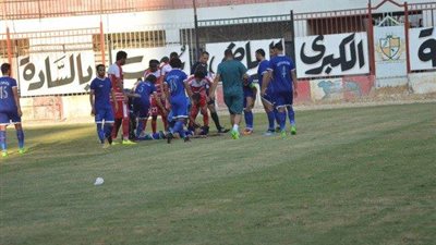 سقوط لاعب سيدي سالم عقب ابتلاع لسانه وإنقاذه من الموت 